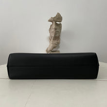 Load image into Gallery viewer, Large Leather Shoulder Bag (Black Frame factory)
