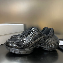 Load image into Gallery viewer, TK-MX Runner Sneaker in Mesh

