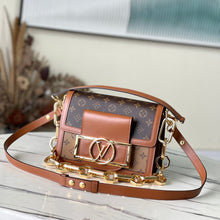 Load image into Gallery viewer, Dauphine Mini Chain Bag
