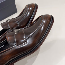 Load image into Gallery viewer, Brushed Leather Loafers
